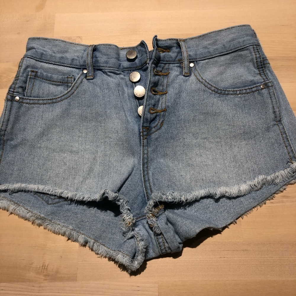 Size 25 High Rise Jean Shorts Bullhead Brand